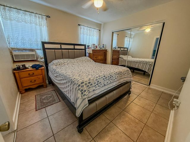 826 S M Street, Lake Worth Beach, FL 33460
