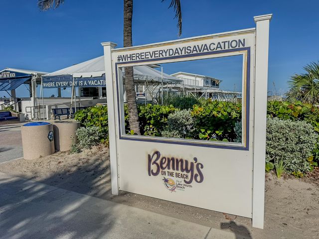 826 S M Street, Lake Worth Beach, FL 33460