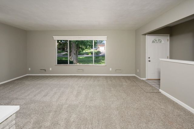 9637 Manor Woods Road, Fort Wayne, IN 46004