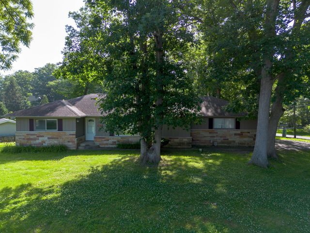 9637 Manor Woods Road, Fort Wayne, IN 46004