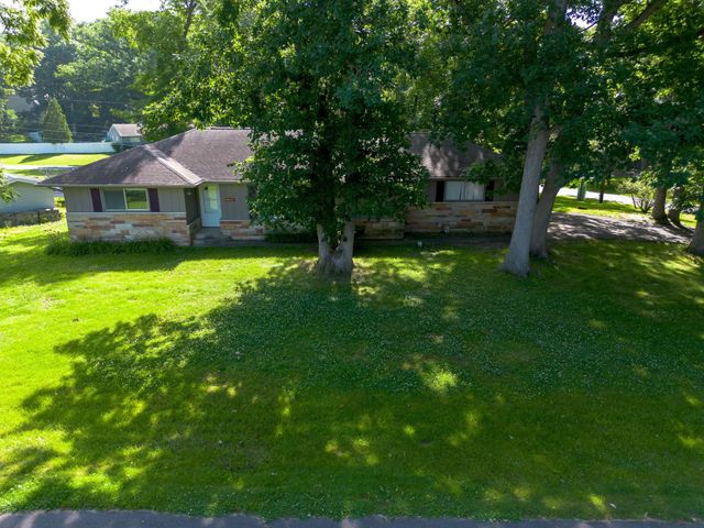 9637 Manor Woods Road, Fort Wayne, IN 46004