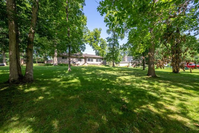 9637 Manor Woods Road, Fort Wayne, IN 46004