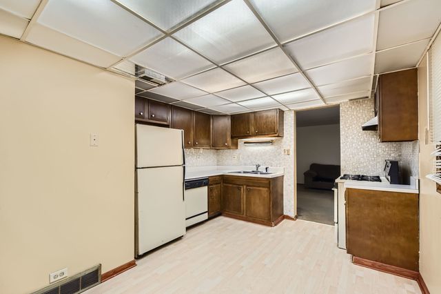 12026 S Kildare Avenue 15, Alsip, IL 60803