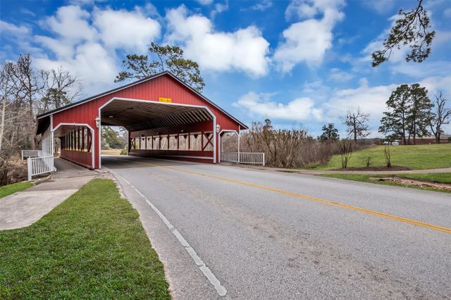 629 Spring Forest Drive, Conroe, TX 77302