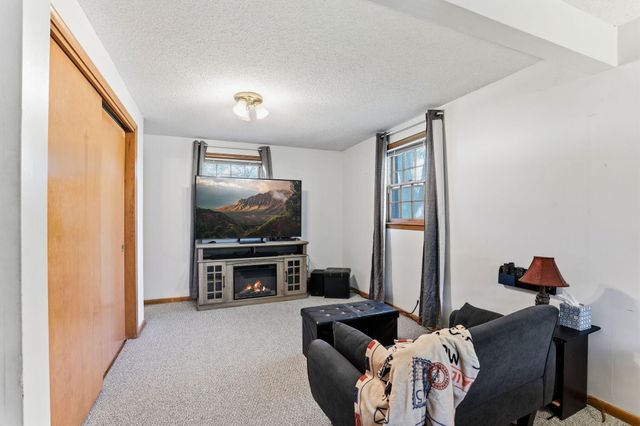 2510 Cavell Avenue N, Golden Valley, MN 55427