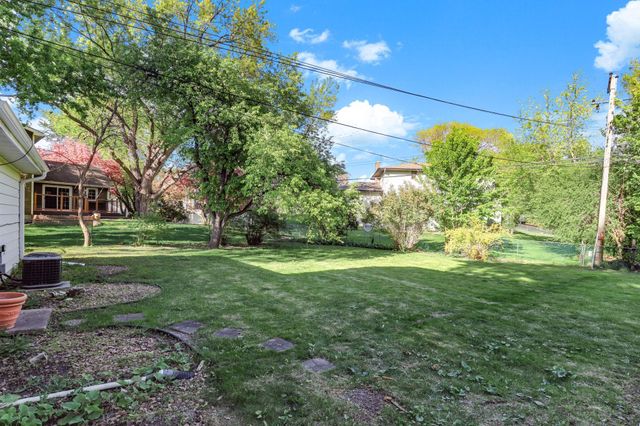 2510 Cavell Avenue N, Golden Valley, MN 55427
