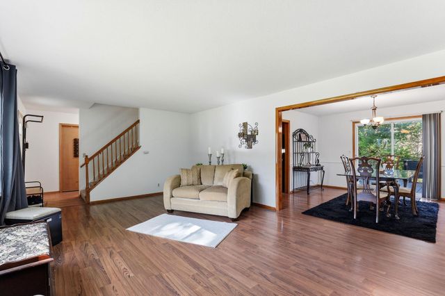 2510 Cavell Avenue N, Golden Valley, MN 55427
