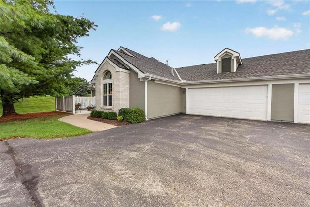 23416 W 71st Terrace, Shawnee, KS 66227