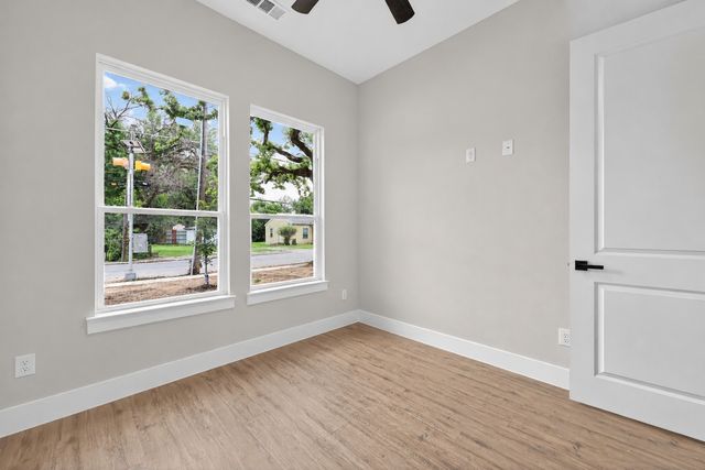 4323 Metropolitan Avenue, Dallas, TX 75210