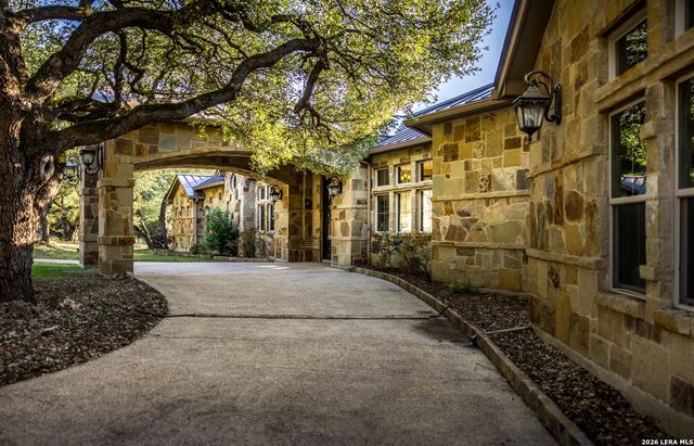 1539 WATERSTONE PKWY, Boerne, TX 78006