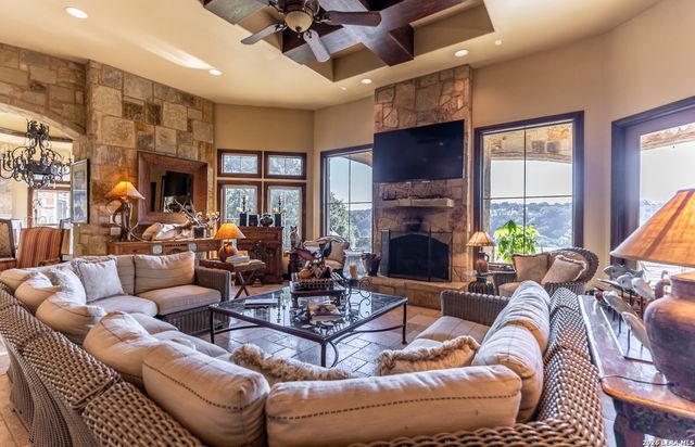 1539 WATERSTONE PKWY, Boerne, TX 78006