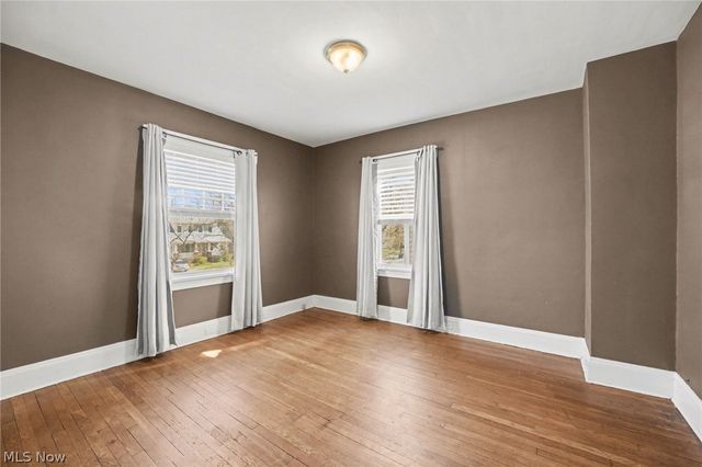 2164 Cottage Grove Drive, Cleveland Heights, OH 44118