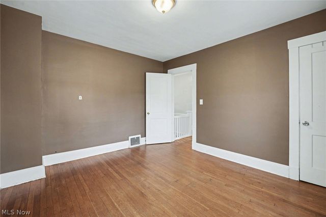 2164 Cottage Grove Drive, Cleveland Heights, OH 44118