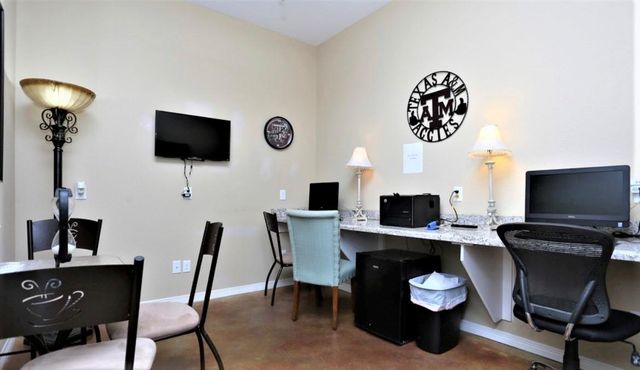 301 Southwest Parkway 308, College Station, TX 77840