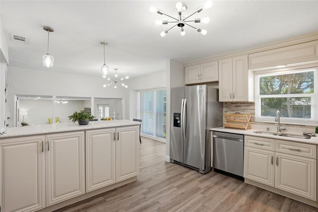 721 VILLAGE PLACE, Brandon, FL 33511