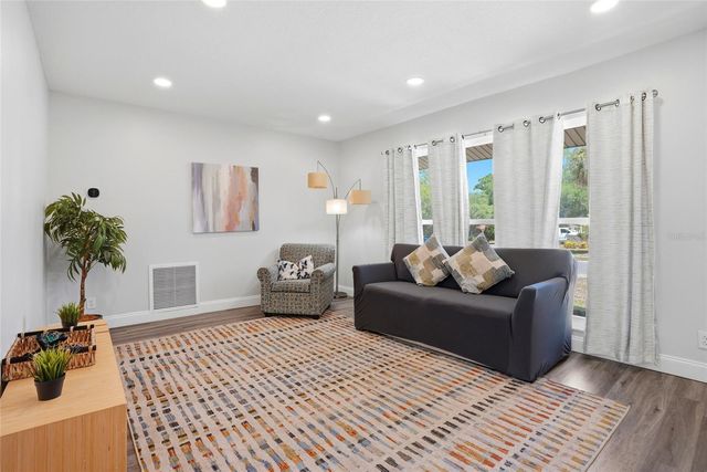 721 VILLAGE PLACE, Brandon, FL 33511