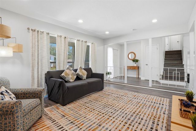 721 VILLAGE PLACE, Brandon, FL 33511