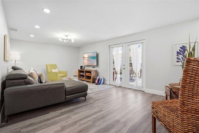 721 VILLAGE PLACE, Brandon, FL 33511