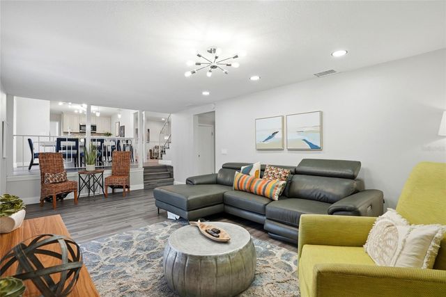 721 VILLAGE PLACE, Brandon, FL 33511