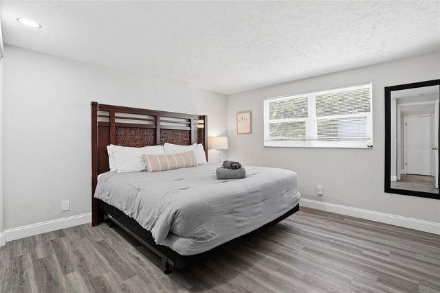 721 VILLAGE PLACE, Brandon, FL 33511