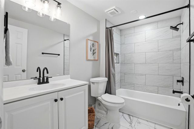 721 VILLAGE PLACE, Brandon, FL 33511