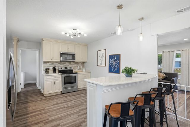 721 VILLAGE PLACE, Brandon, FL 33511