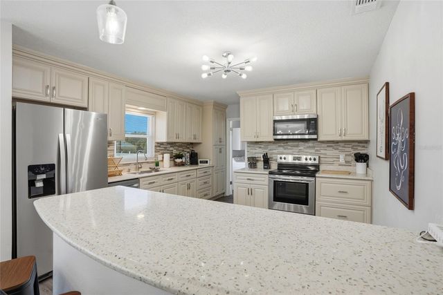 721 VILLAGE PLACE, Brandon, FL 33511