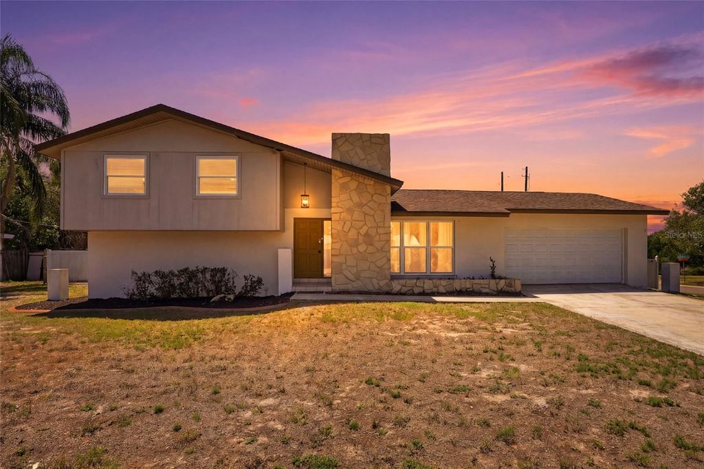 721 VILLAGE PLACE, Brandon, FL 33511