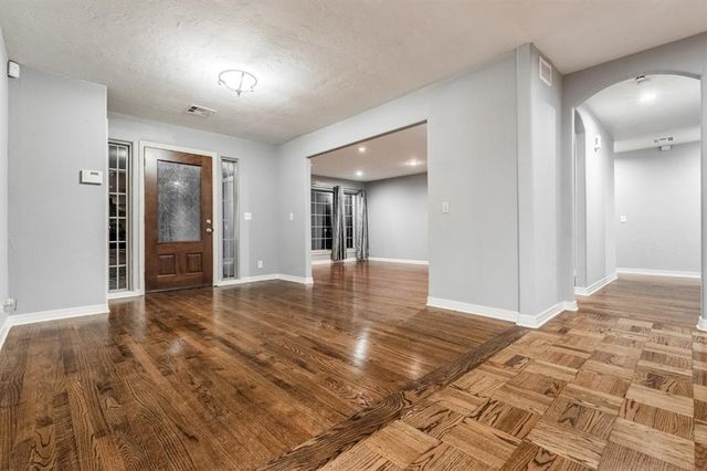 1906 Dorchester Drive, Oklahoma City, OK 73120
