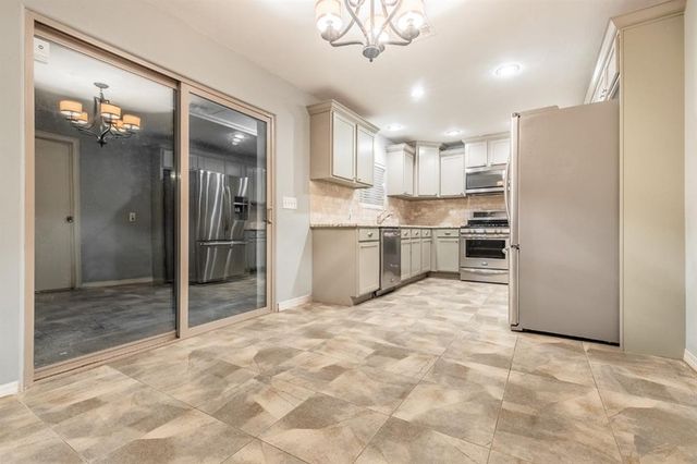 1906 Dorchester Drive, Oklahoma City, OK 73120