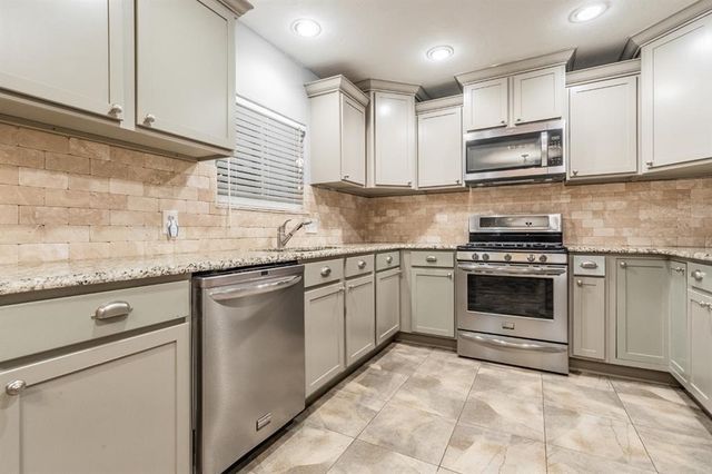 1906 Dorchester Drive, Oklahoma City, OK 73120