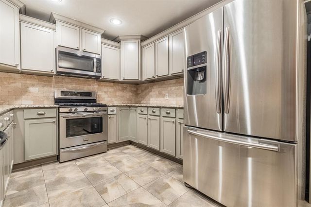 1906 Dorchester Drive, Oklahoma City, OK 73120