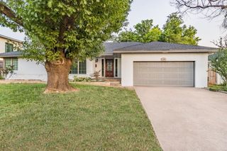 1906 Dorchester Drive, Oklahoma City, OK 73120