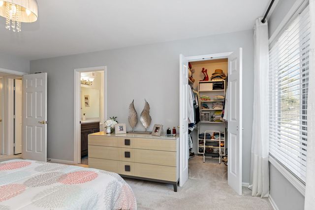 260 Timber Ridge Lane A, Lake Barrington, IL 60010