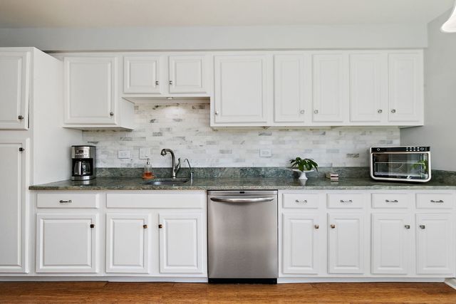 260 Timber Ridge Lane A, Lake Barrington, IL 60010