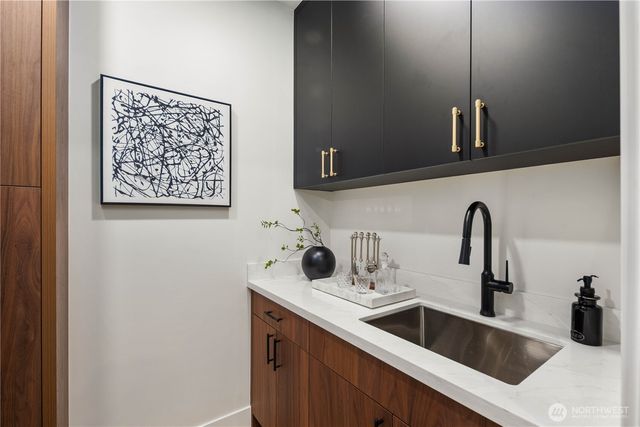 10416 130th Avenue NE, Kirkland, WA 98033