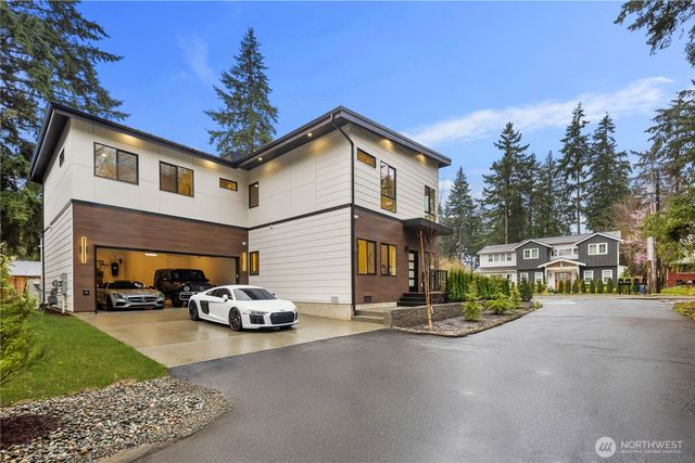 10416 130th Avenue NE, Kirkland, WA 98033