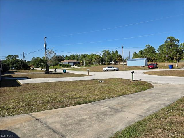 5010 Dolphin CT, Labelle, FL 33935