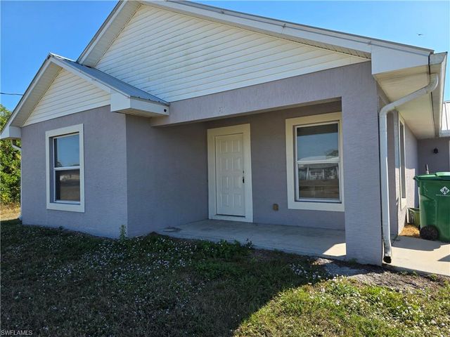 5010 Dolphin CT, Labelle, FL 33935