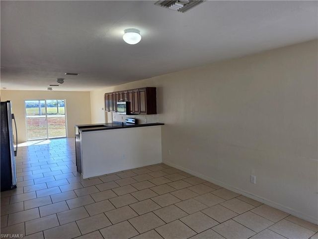 5010 Dolphin CT, Labelle, FL 33935