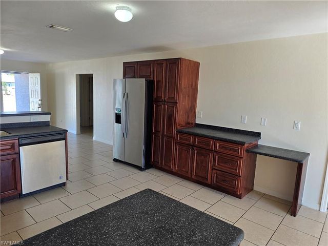 5010 Dolphin CT, Labelle, FL 33935