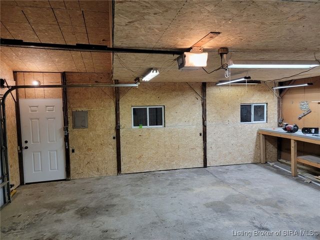 1206 Pinehurst, Madison, IN 47250