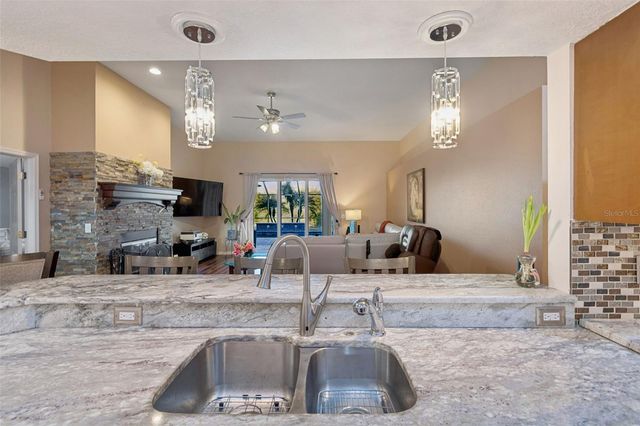 10022 OXFORD CHAPEL DRIVE, Tampa, FL 33647