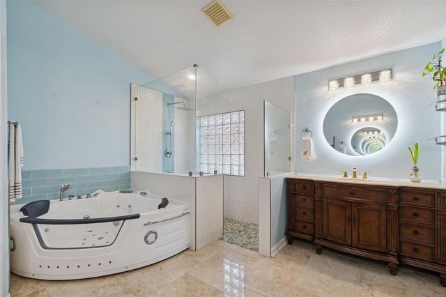 10022 OXFORD CHAPEL DRIVE, Tampa, FL 33647