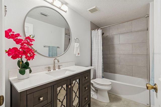 10022 OXFORD CHAPEL DRIVE, Tampa, FL 33647