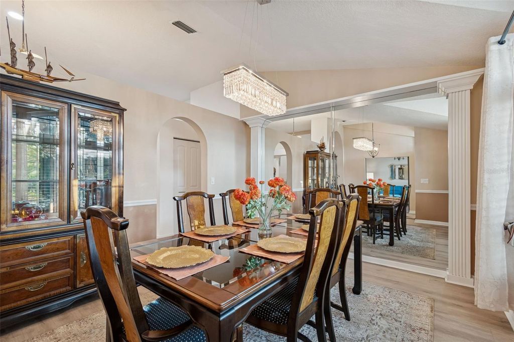 Image 12 of property listing at 10022 OXFORD CHAPEL DRIVE, Tampa, FL 33647