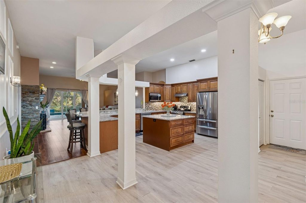 Image 14 of property listing at 10022 OXFORD CHAPEL DRIVE, Tampa, FL 33647