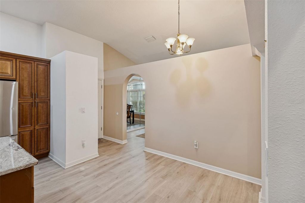 Image 17 of property listing at 10022 OXFORD CHAPEL DRIVE, Tampa, FL 33647