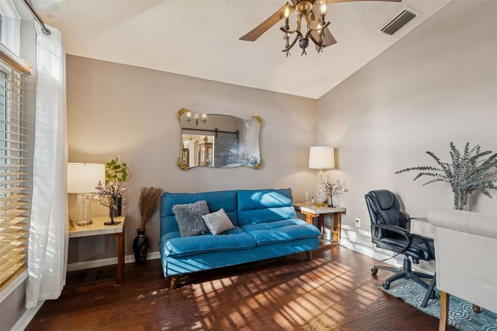 Image 34 of property listing at 10022 OXFORD CHAPEL DRIVE, Tampa, FL 33647