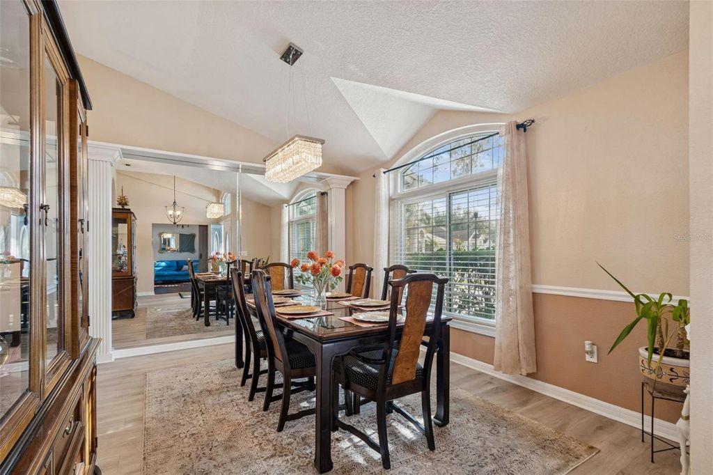 Image 36 of property listing at 10022 OXFORD CHAPEL DRIVE, Tampa, FL 33647